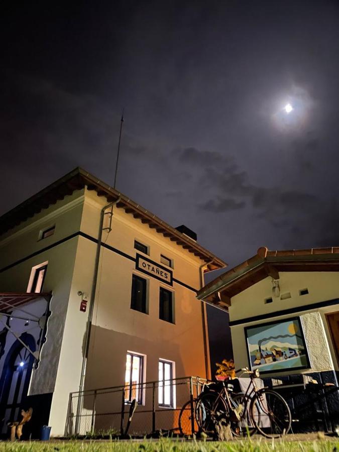 Castro Urdiales - La Vieja Estacion - Cerca De Bilbao Guest House Exterior photo