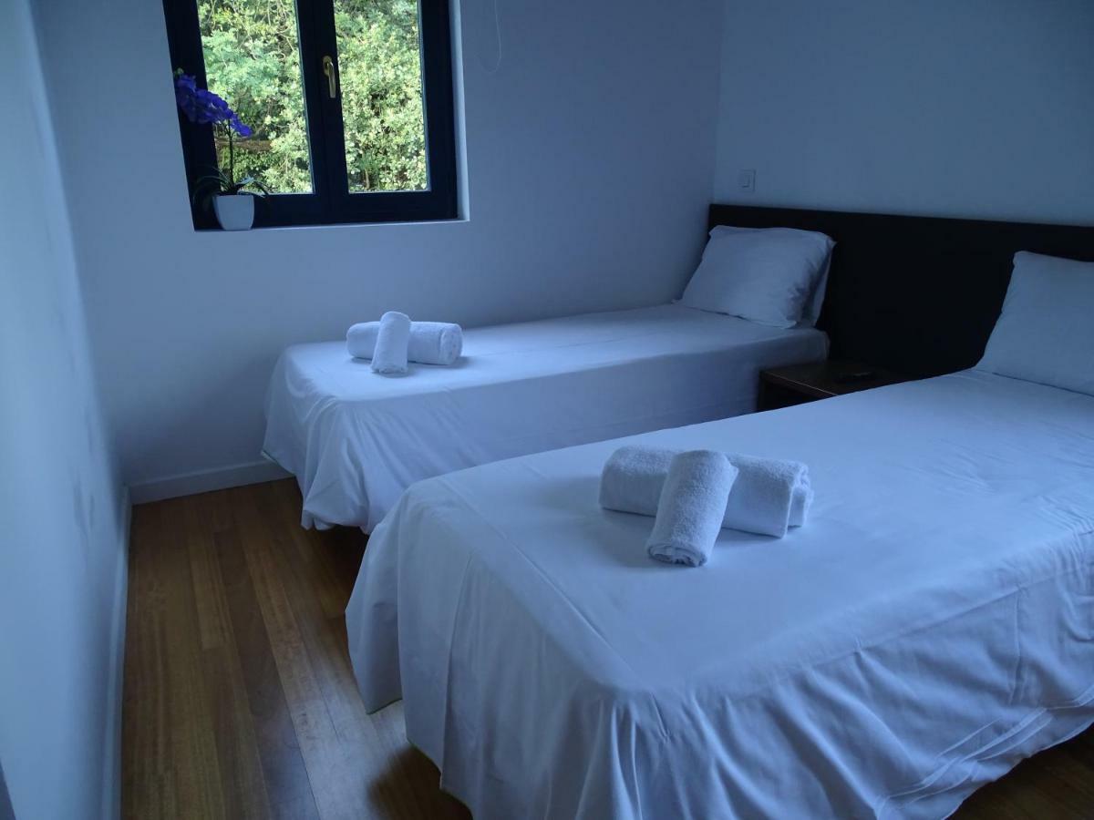 Castro Urdiales - La Vieja Estacion - Cerca De Bilbao Guest House Exterior photo